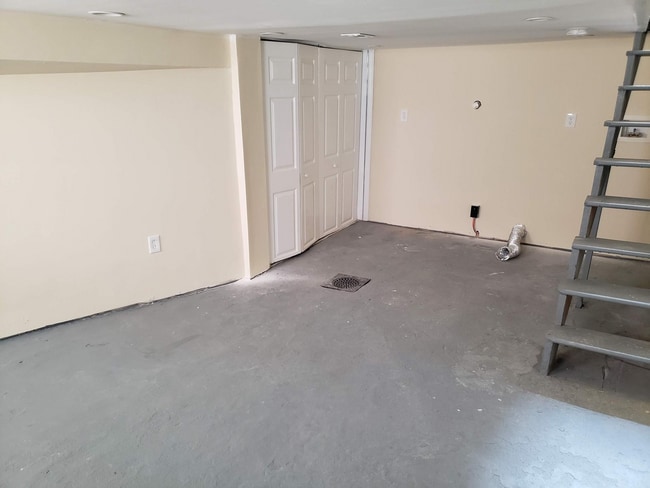 Building Photo - 2116 Hope St