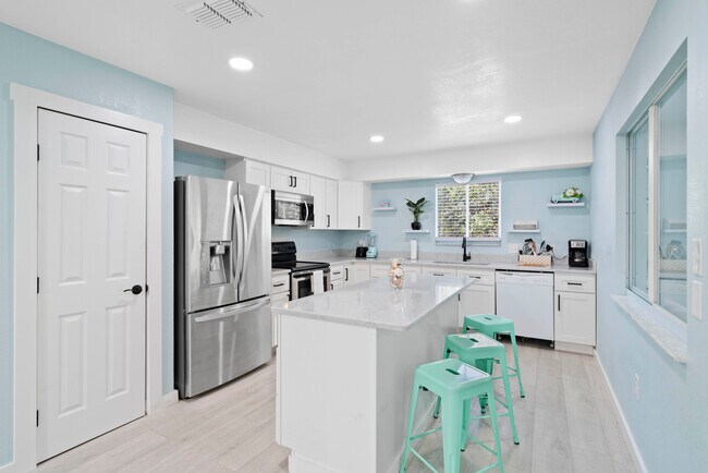 Building Photo - 1820 Rumar Ln