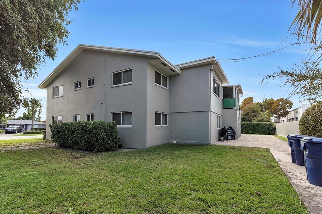 Building Photo - 1049 NW 30th Ct