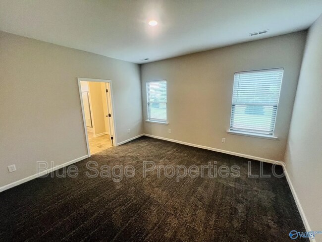 Building Photo - 16423 Demi Dr