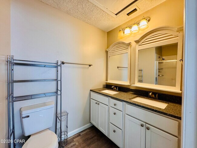 Building Photo - 163 Lauren Ln