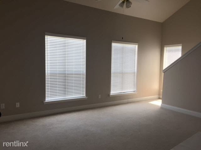 Building Photo - 3 br, 2 bath Condo - 5155 Etta St 2F Unit 2F