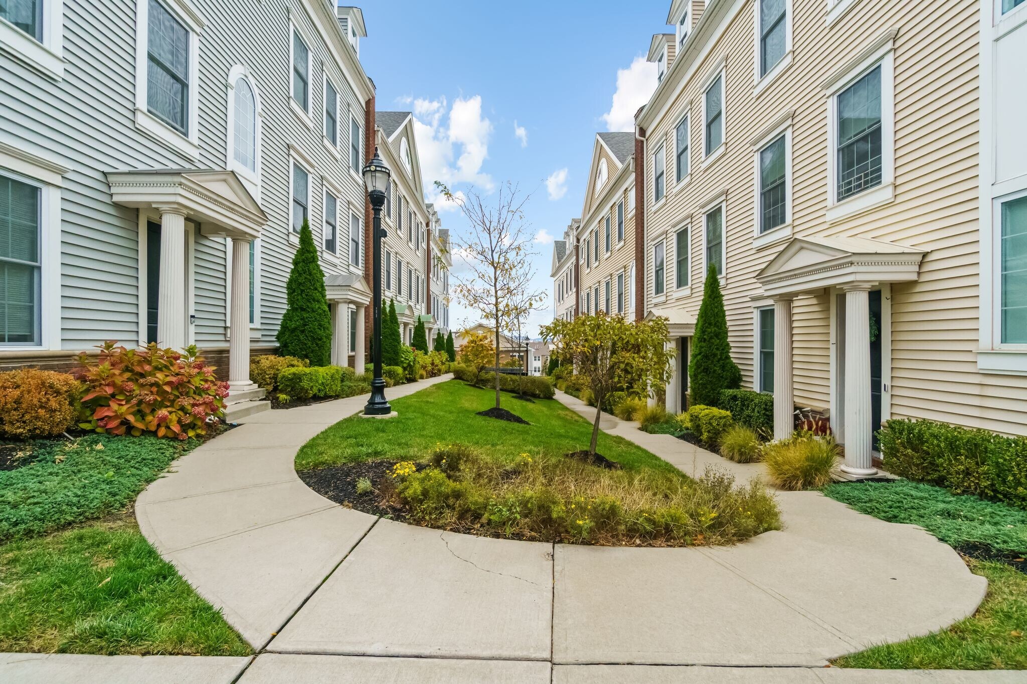 Building Photo - 205 Roosevelt Dr