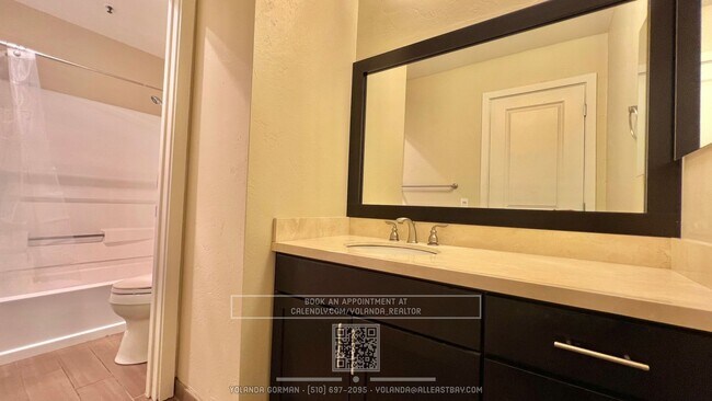 Building Photo - Sweet and Spacious studio with resort styl...