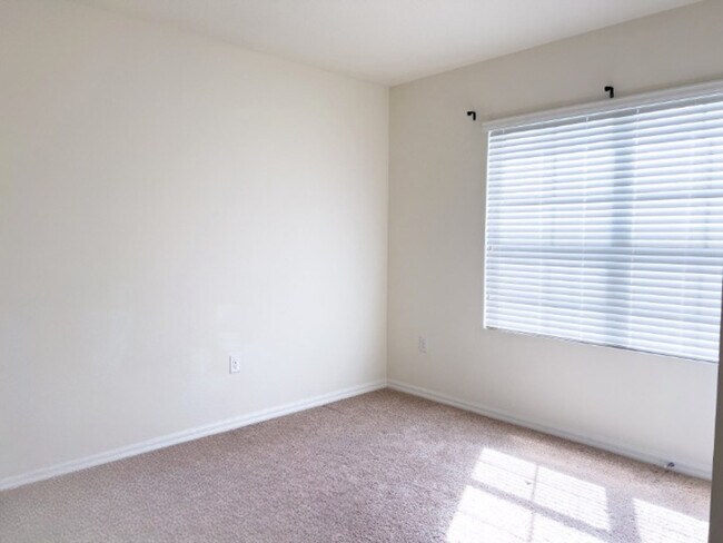 Building Photo - 3052 Sangria St