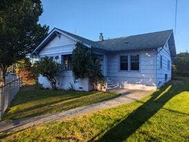 Building Photo - 432 3rd Ave N