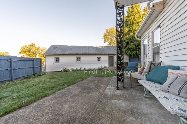 Building Photo - Downtown Carlisle Beautifully Renovated Pe...