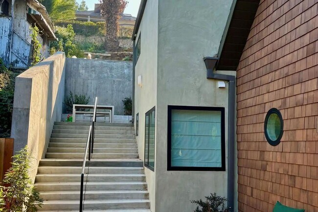 Building Photo - Stunning modern classic home. Gustavo Lopez AMSI