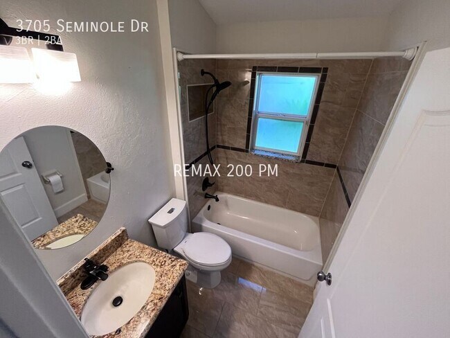 Building Photo - 3705 Seminole Dr