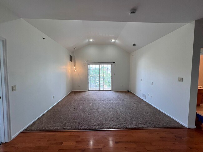 Building Photo - 933 Del Negro Ct
