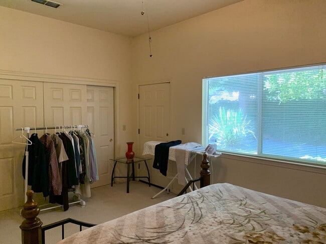 Building Photo - 435 Mission Santa Fe Cir