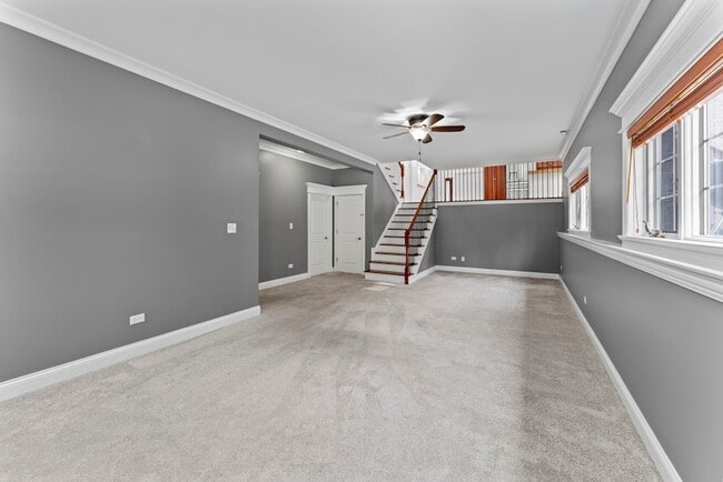 Building Photo - 9743 Oak Park Ave