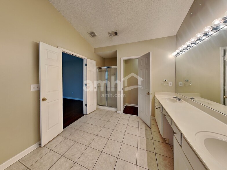 Building Photo - 11515 Bentham Ct