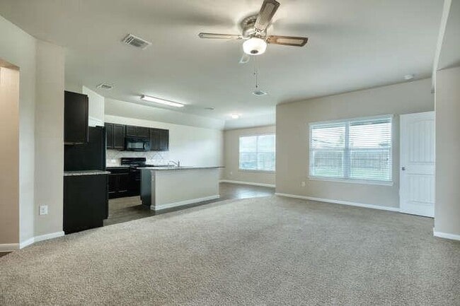 Building Photo - 232 Voss