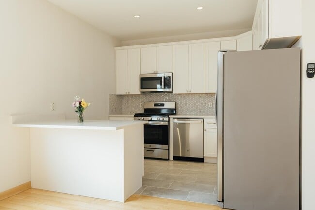 Building Photo - 30 Park Ave