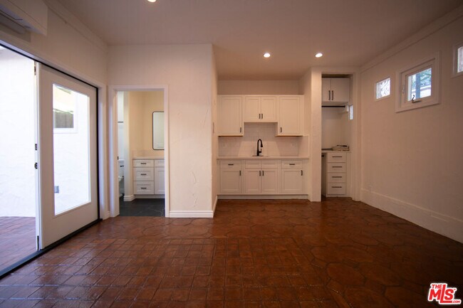 Building Photo - 8351 Zitola Terrace