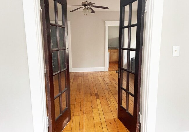 Building Photo - 3027 Clifton Ave