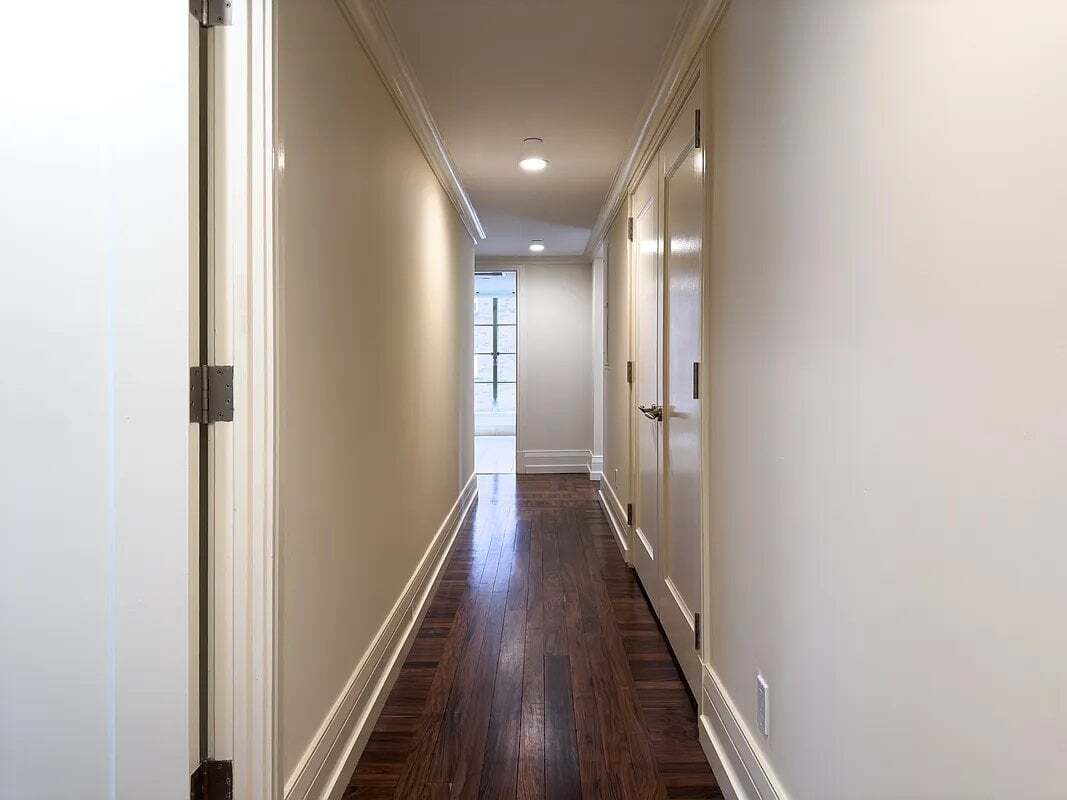 Building Photo - 140 E 63rd St