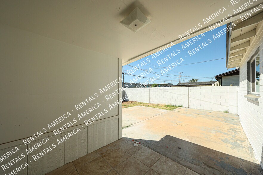 Building Photo - 410 N Ironwood-