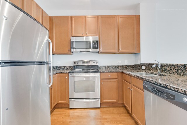 Building Photo - 1901 S Calumet Ave