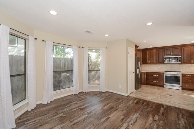 Building Photo - 12518 Dolgo Dr