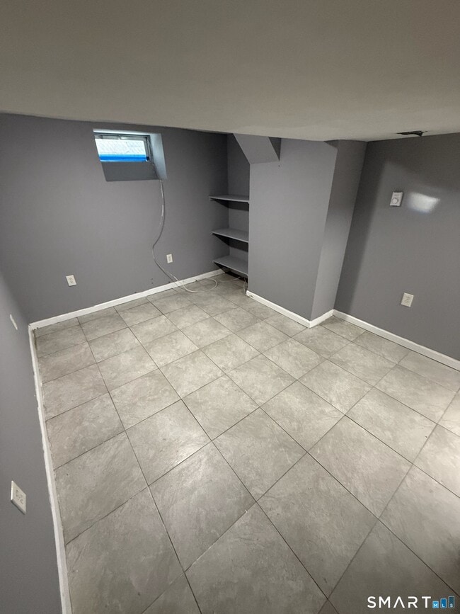 Building Photo - 42 Cottage St