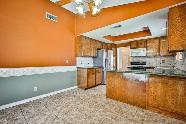 Building Photo - 6801 Midpark Cir