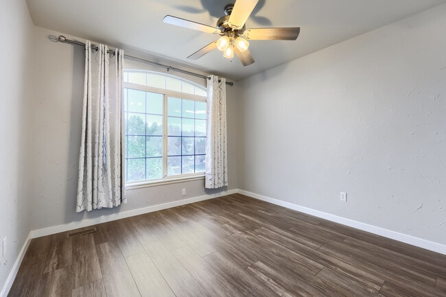 Building Photo - 885 Marlstone Pl