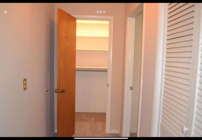 Building Photo - 1117 E Ridgeway Dr
