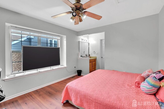 Building Photo - 10 Sawgrass Ct