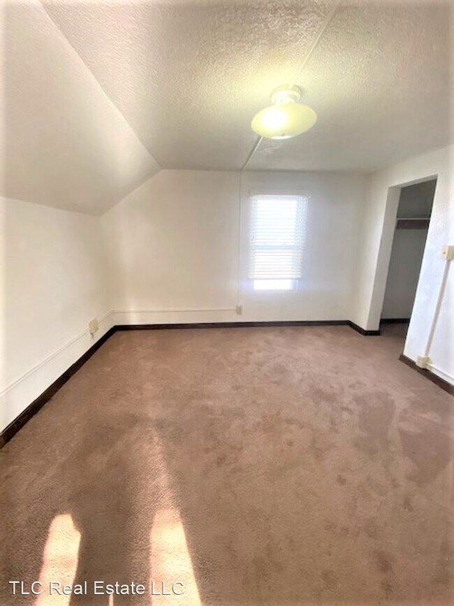 Building Photo - 3 br, 2 bath House - 439 N Washington St