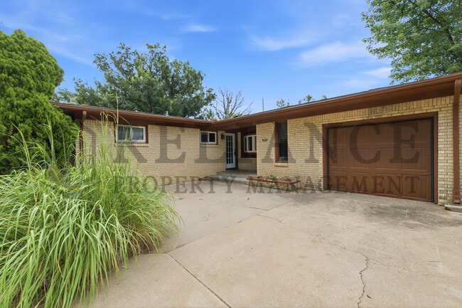 Building Photo - 9923 W Binter Ln