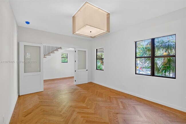 Building Photo - 2330 Overbrook St