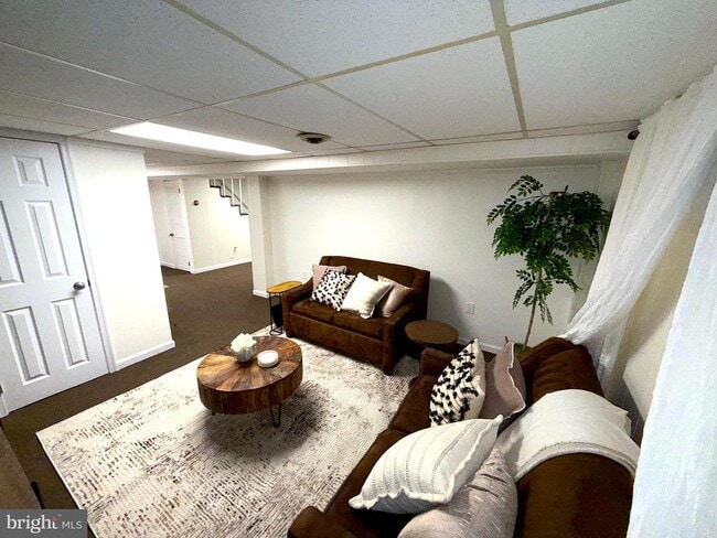 Building Photo - 6525 Kenova St