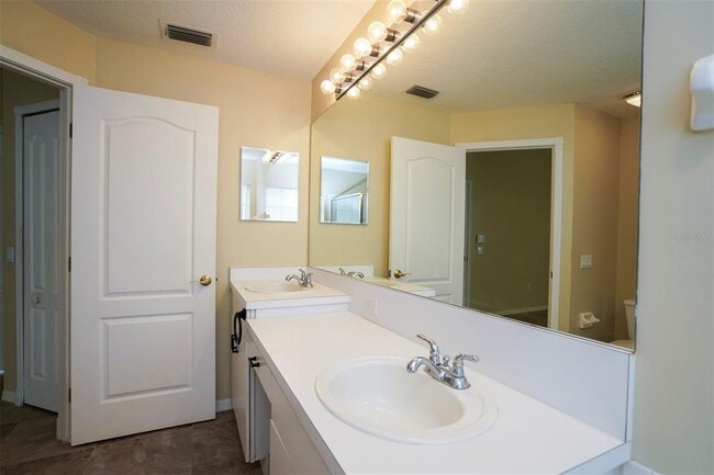 Building Photo - 5136 Sterling Manor Dr