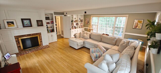 Building Photo - New renovation with River access in Midlothian