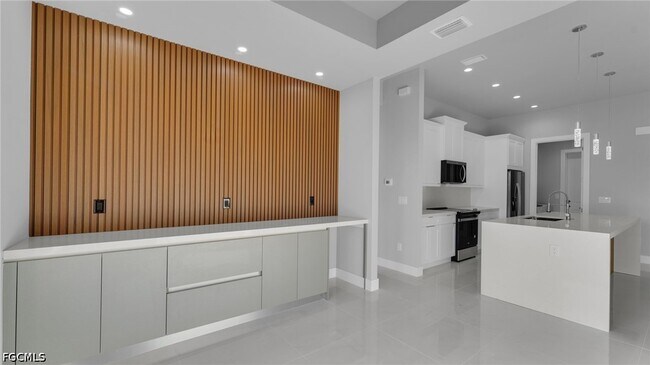 Building Photo - 1306 Beth Ave N