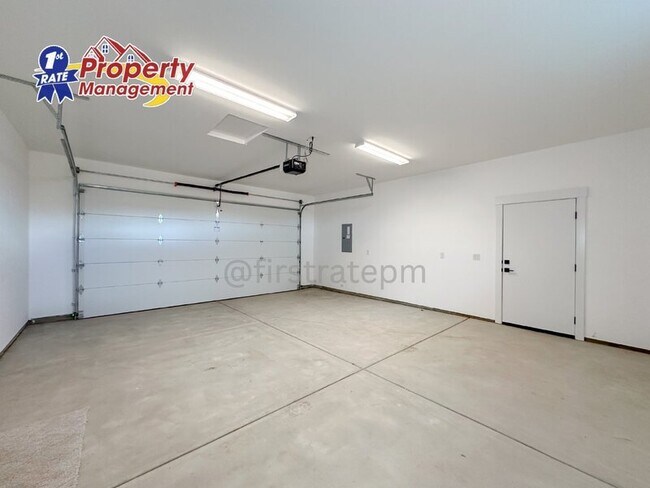 Building Photo - 8432 W Meltwater Ln