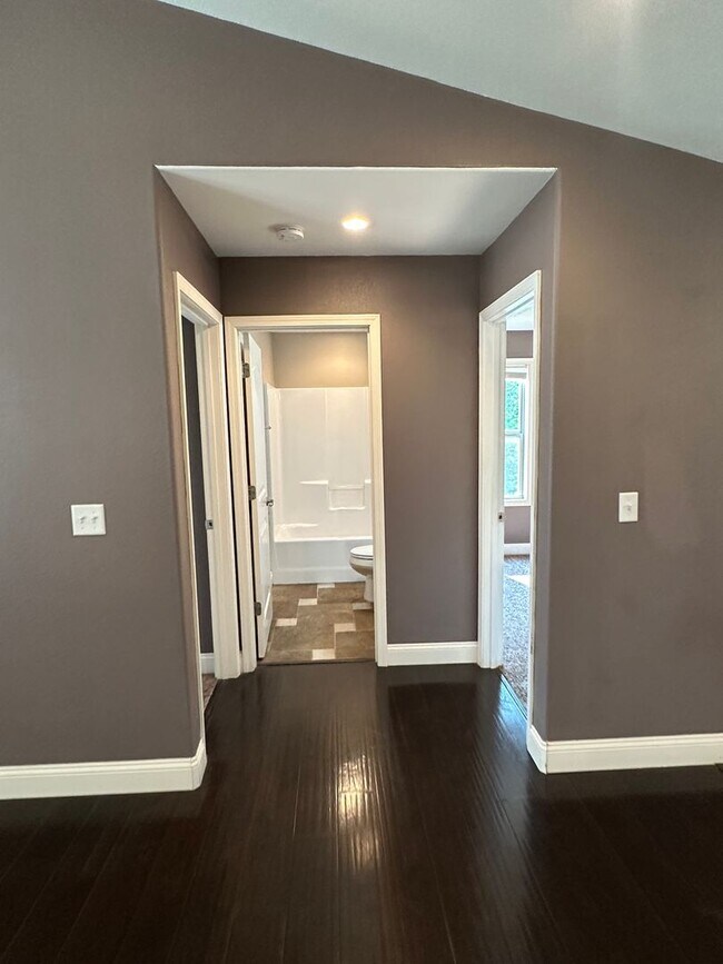 Building Photo - 4 Bed 2 Bath FOR RENT in Waynesville