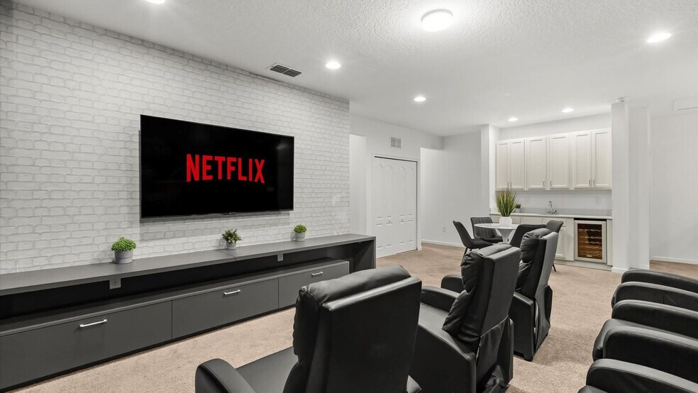 Building Photo - 6052 Broad Oak Dr