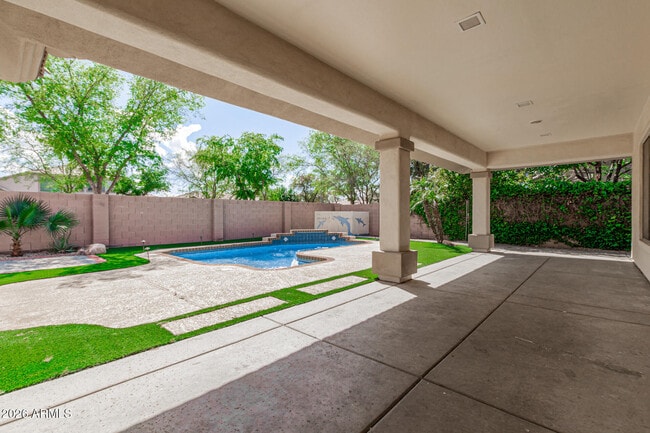 Building Photo - 1687 E Carob Dr