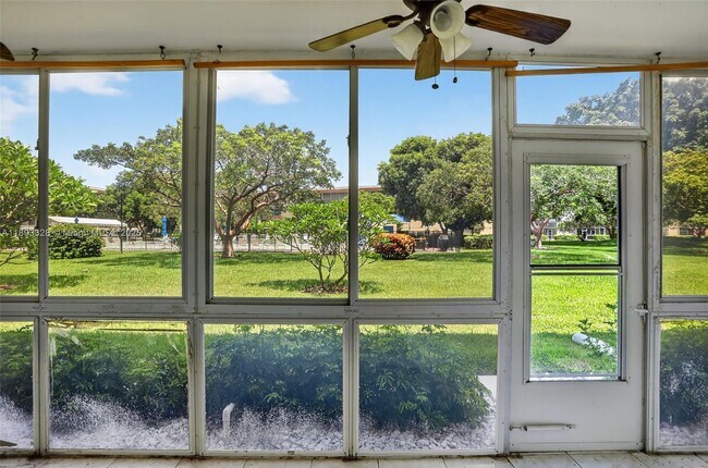 Building Photo - 2405 Antigua Cir