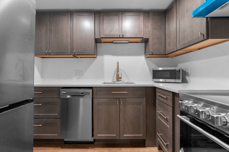 Kitchen - 44 E Springfield St