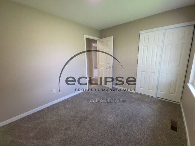 Building Photo - 721 Lee Dr