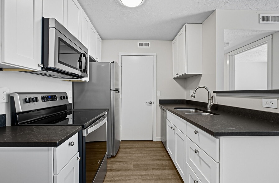 Primary Photo - Bridgewater