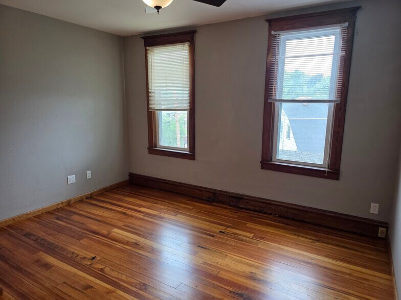 Building Photo - 2154 Kleine St