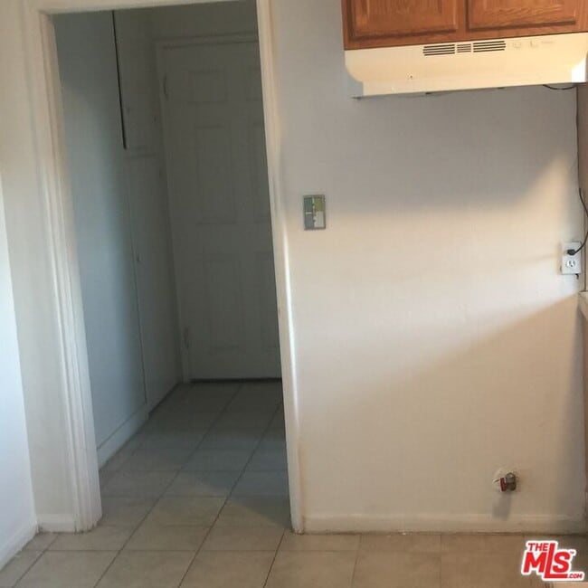 Building Photo - 5245 Maymont Dr