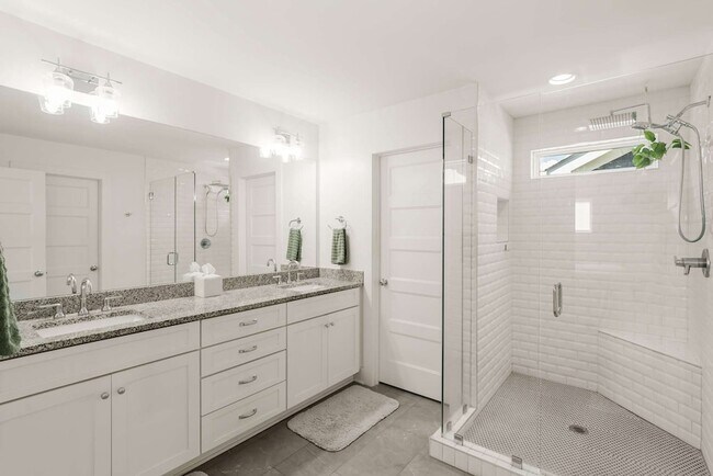 Building Photo - 429 Westboro Dr