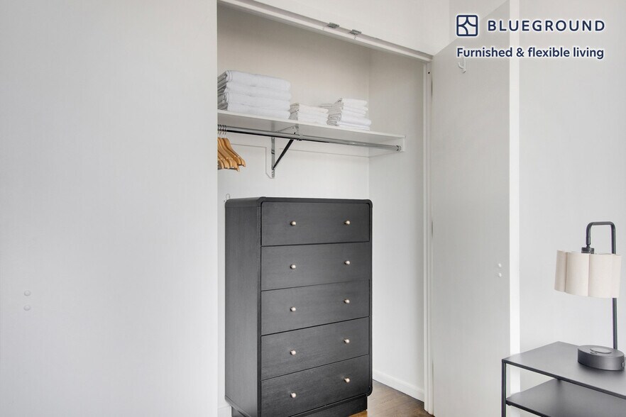 Building Photo - 635 W 42nd St