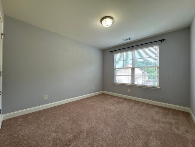 Building Photo - Modern End-Unit Townhome in the Heart of Old Hickory, Wilson County!